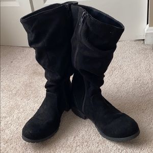 Girls black boots